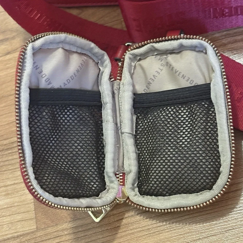 STEVE MADDEN BEVELYN SATCHEL CROSSBODY BAG W AIR POD CASE RED
